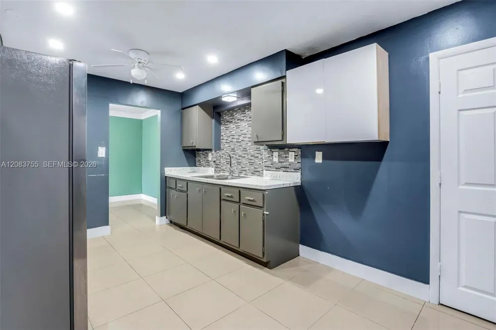 7108 NW 76th Ct Tamarac, FL 33321