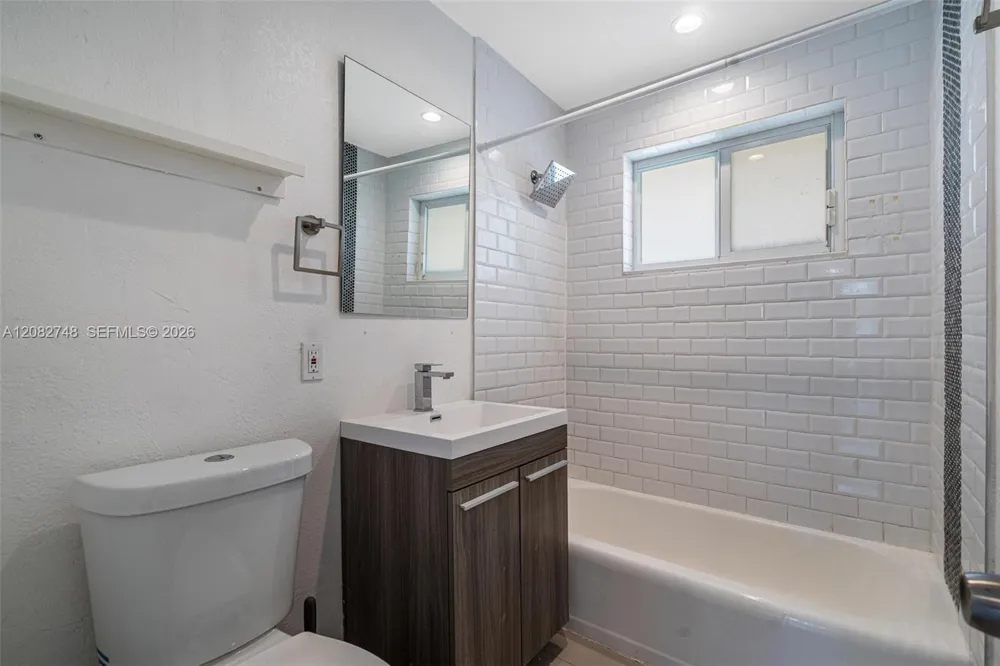 2201 NE 14th Ave #9 Wilton Manors, FL 33305