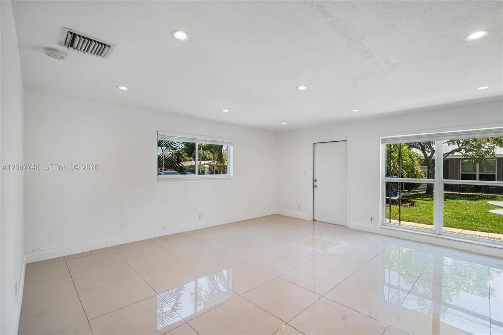 2201 NE 14th Ave #9 Wilton Manors, FL 33305