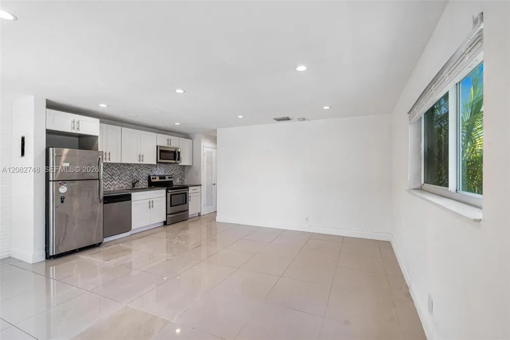 2201 NE 14th Ave #9 Wilton Manors, FL 33305