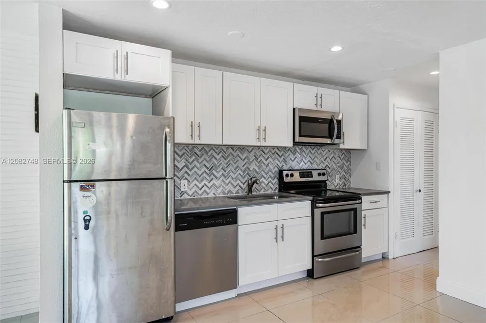 2201 NE 14th Ave #9 Wilton Manors, FL 33305
