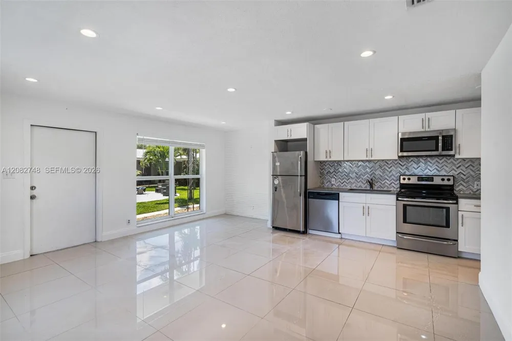 2201 NE 14th Ave #9 Wilton Manors, FL 33305