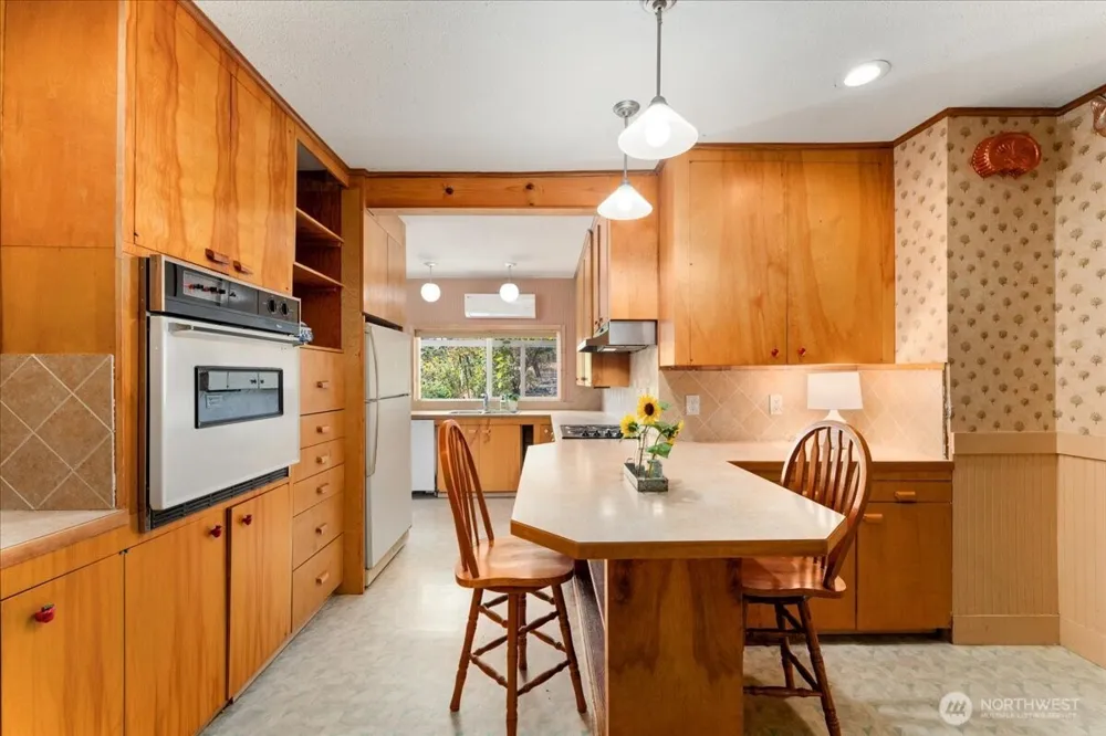 116 E Farnham Avenue Chelan, WA 98816