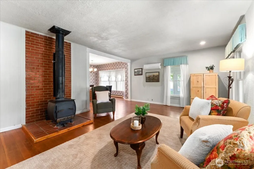 116 E Farnham Avenue Chelan, WA 98816