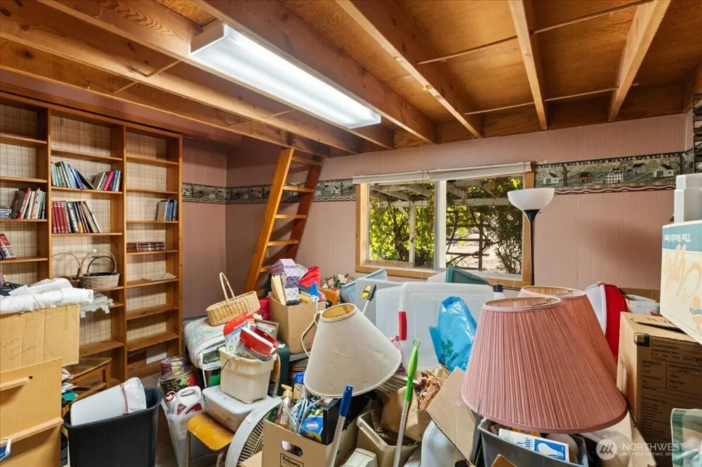 116 E Farnham Avenue Chelan, WA 98816