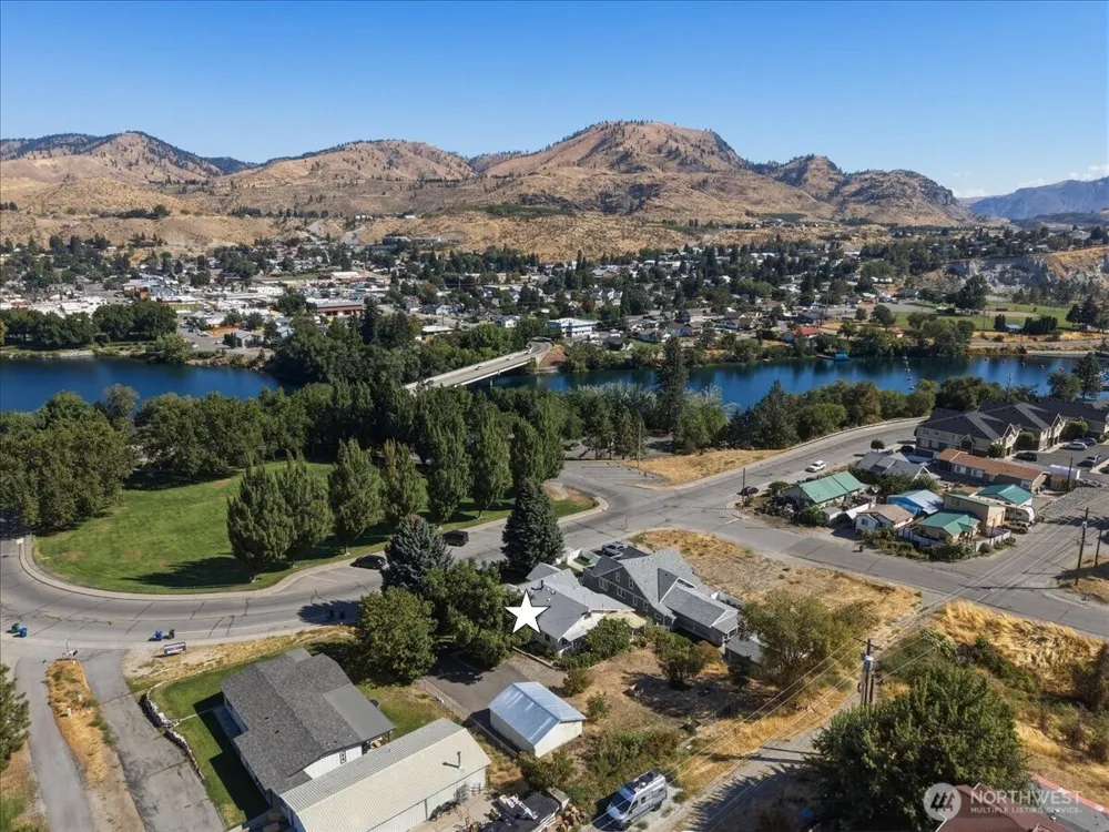 116 E Farnham Avenue Chelan, WA 98816