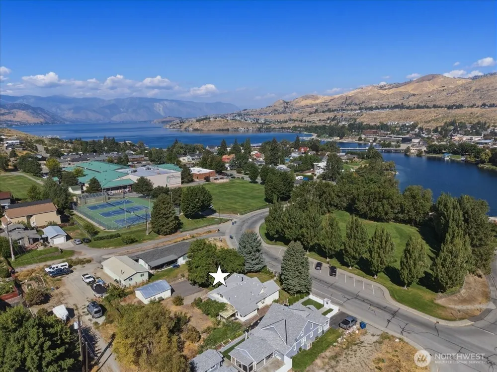 116 E Farnham Avenue Chelan, WA 98816