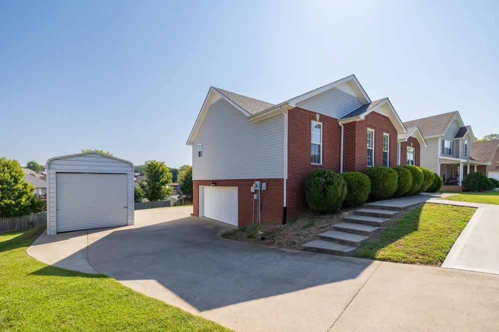 1383 Ambleside Dr Clarksville, TN 37040