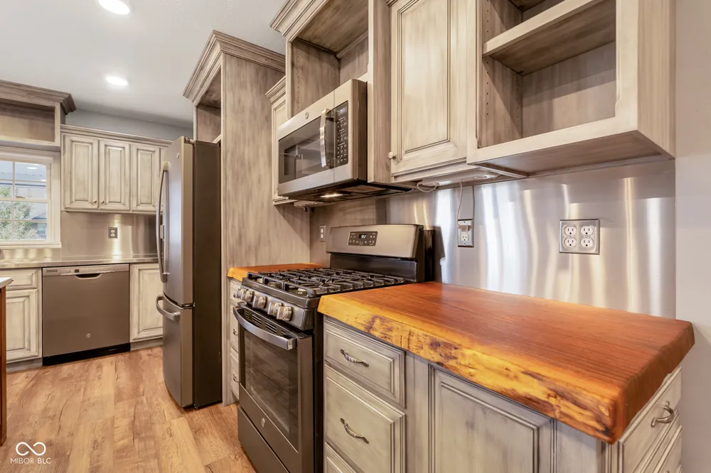 1604 E Bell Ford Drive Seymour, IN 47274