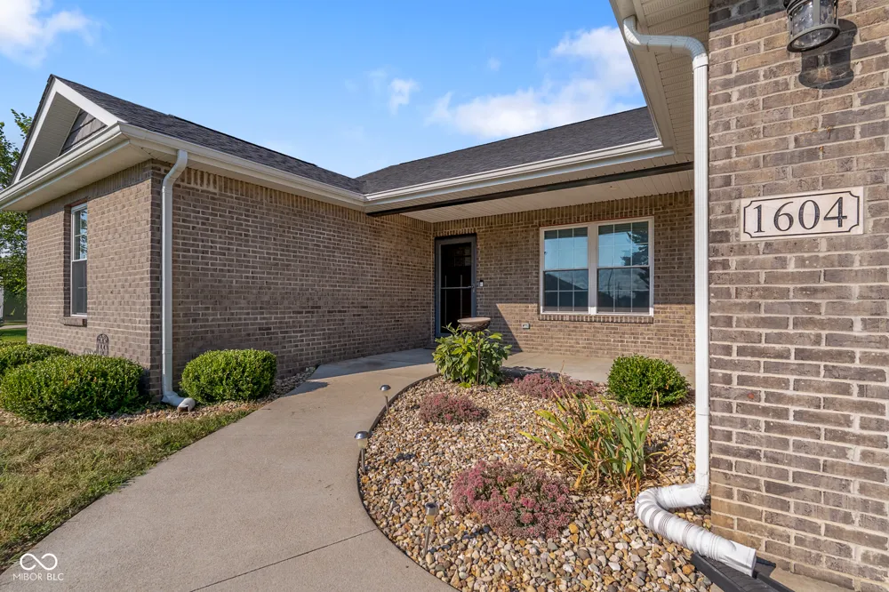 1604 E Bell Ford Drive Seymour, IN 47274