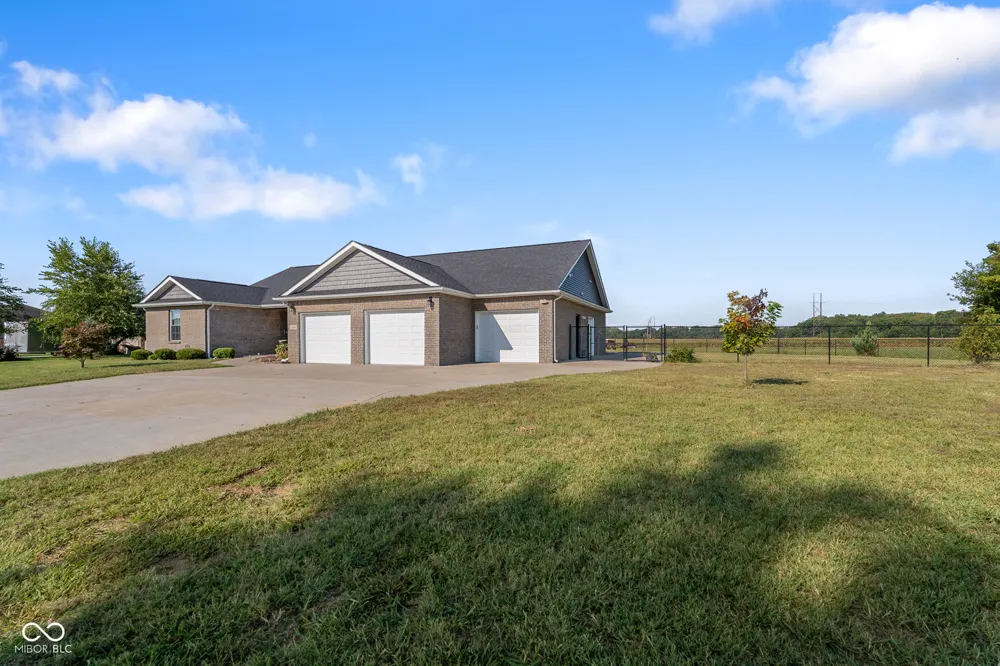 1604 E Bell Ford Drive Seymour, IN 47274