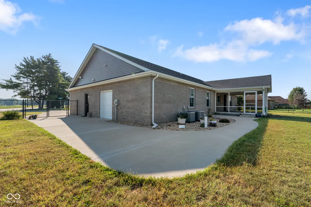 1604 E Bell Ford Drive Seymour, IN 47274