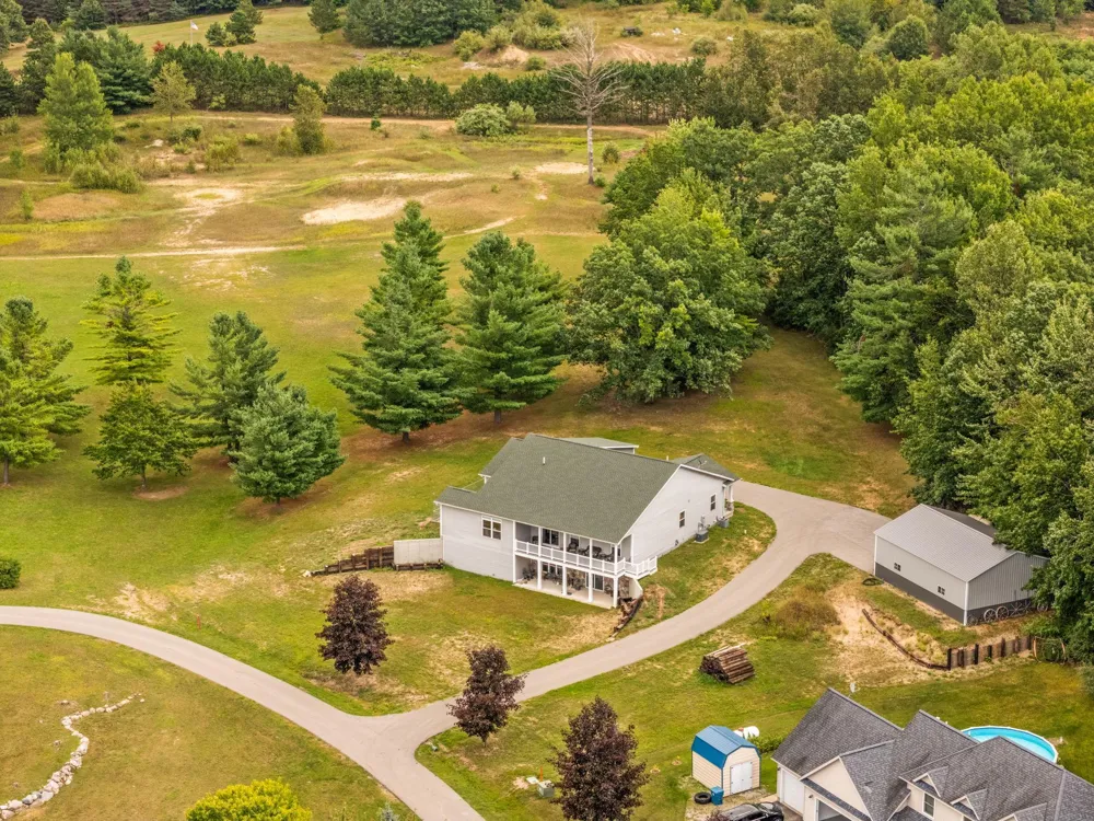 2229 S Loxley Road Roscommon Township, MI 48629