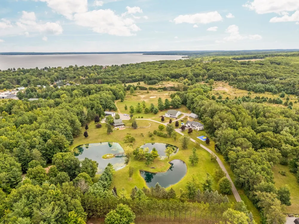 2229 S Loxley Road Roscommon Township, MI 48629