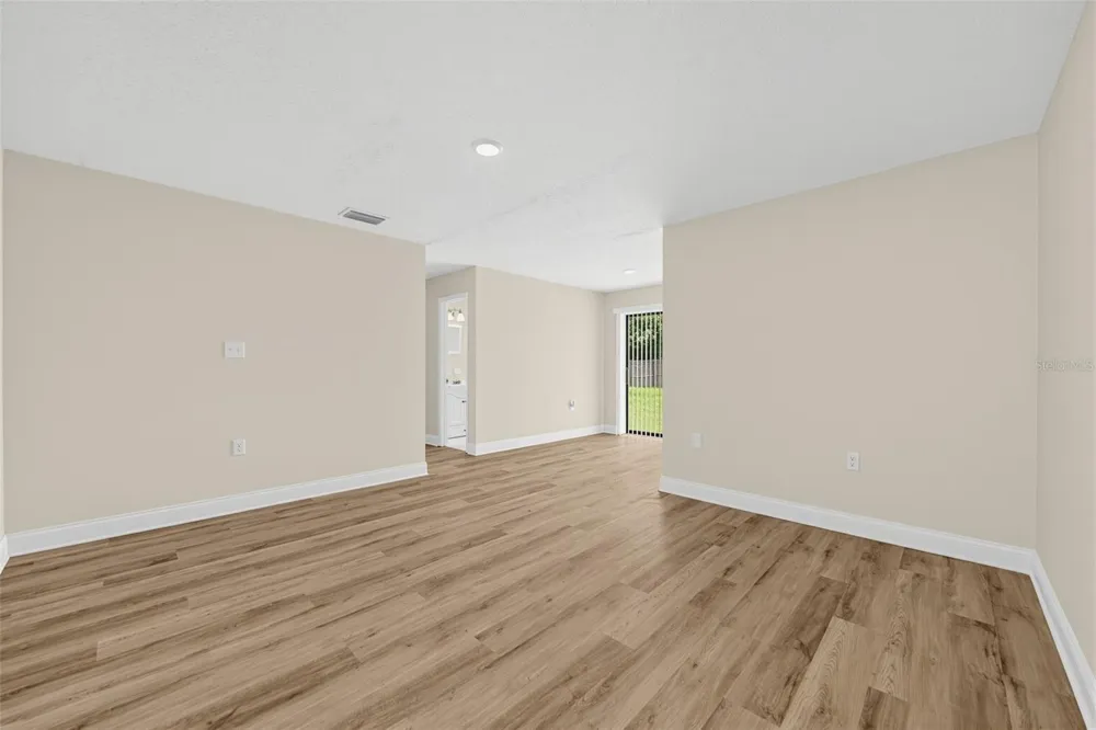 5635 STULL AVENUE Orlando, FL 32810