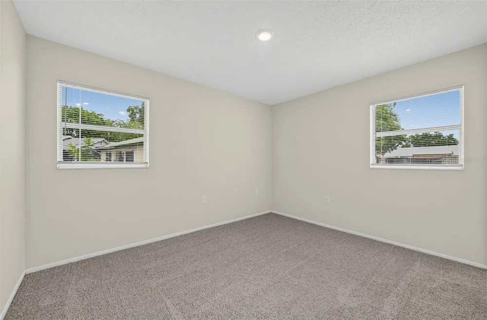 5635 STULL AVENUE Orlando, FL 32810