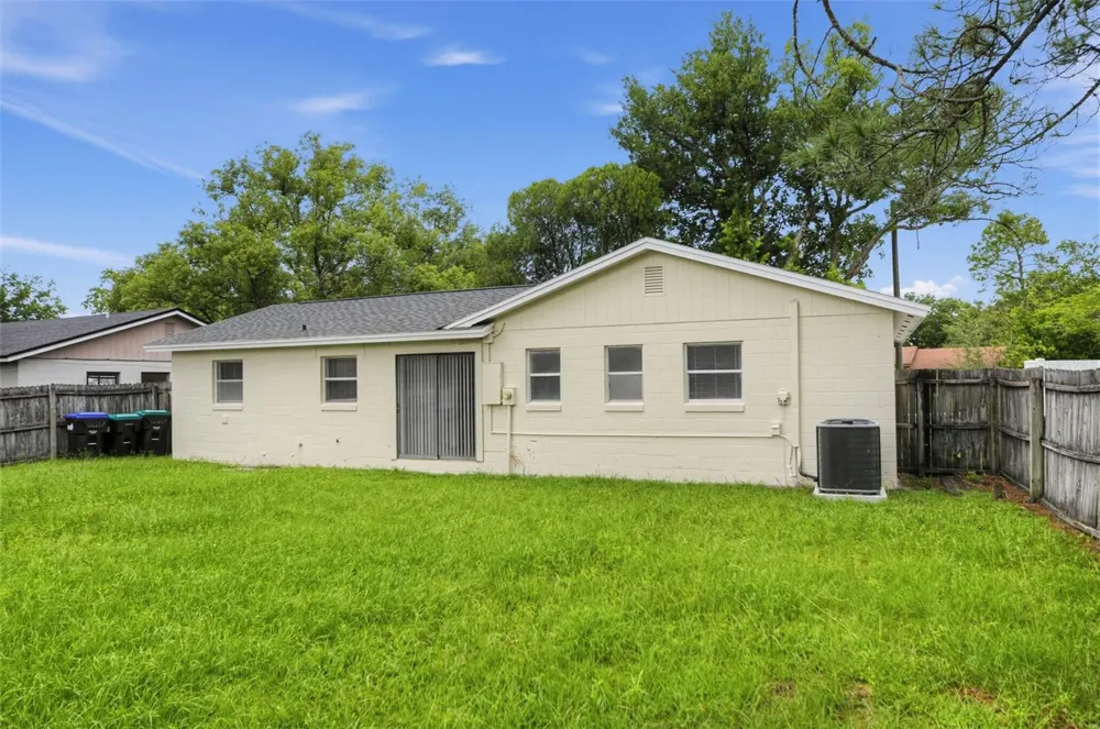 5635 STULL AVENUE Orlando, FL 32810
