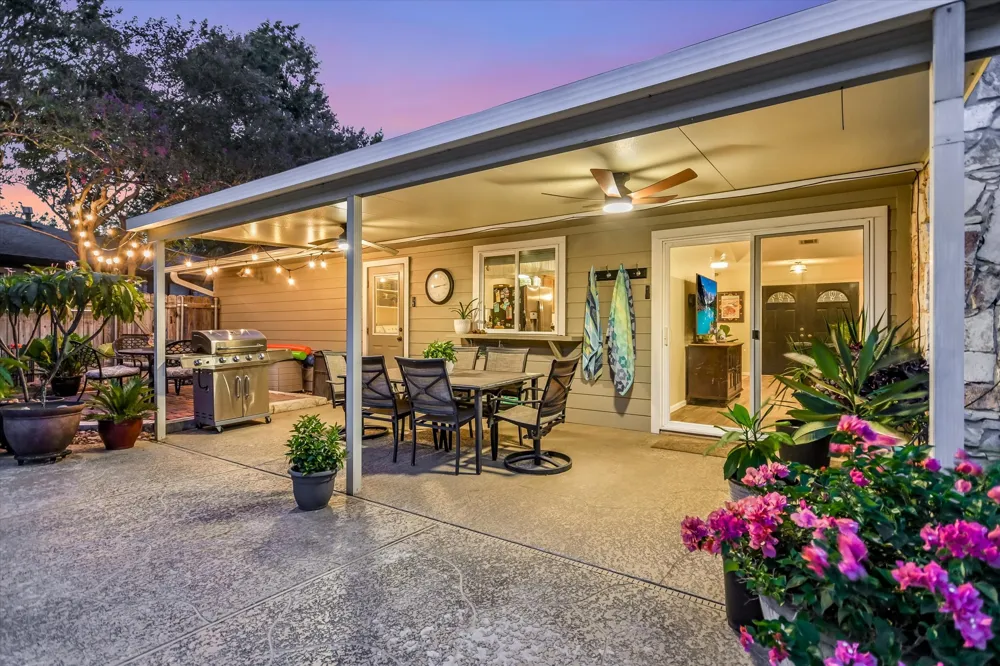 10909 Rustic Manor Lane Austin, TX 78750