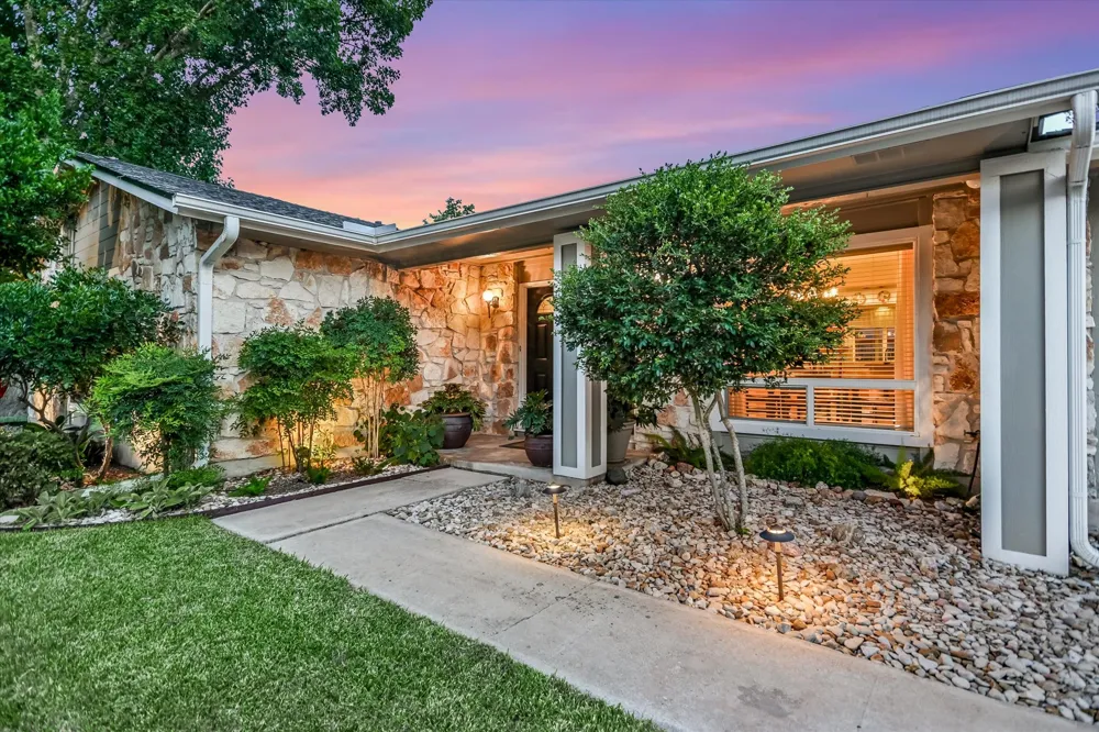 10909 Rustic Manor Lane Austin, TX 78750