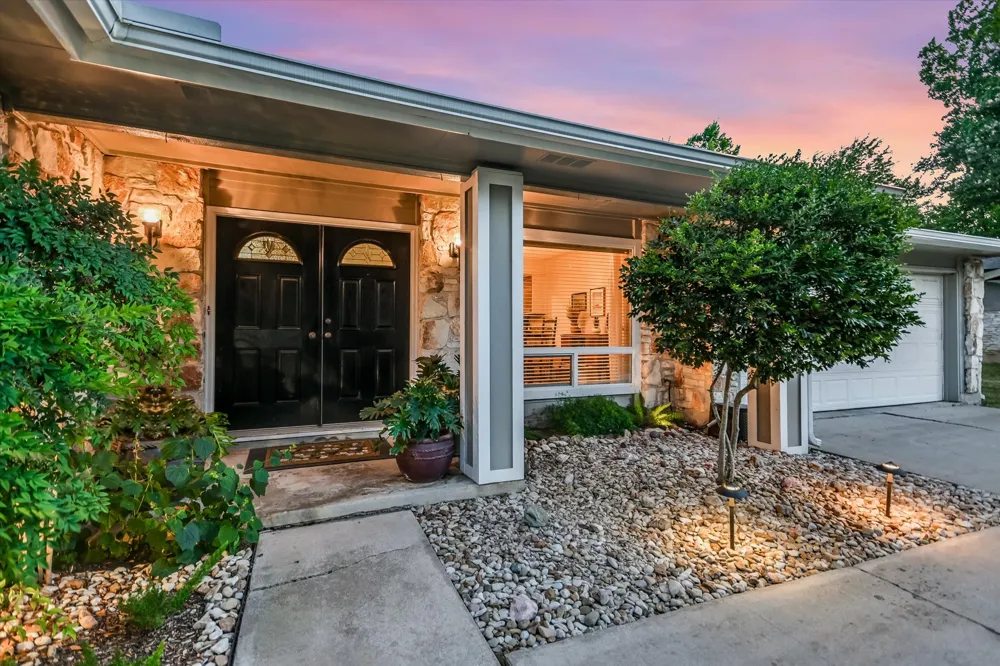 10909 Rustic Manor Lane Austin, TX 78750