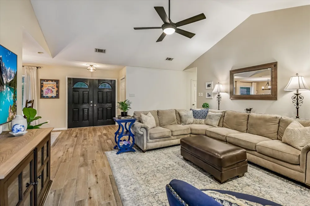 10909 Rustic Manor Lane Austin, TX 78750