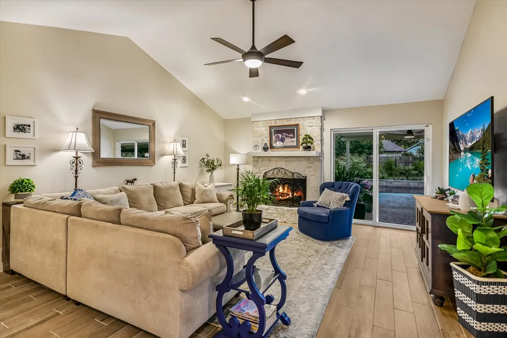 10909 Rustic Manor Lane Austin, TX 78750