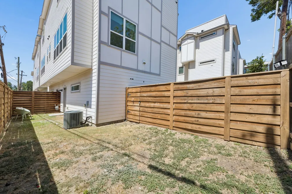 1917 Landon Lane Dallas, TX 75204