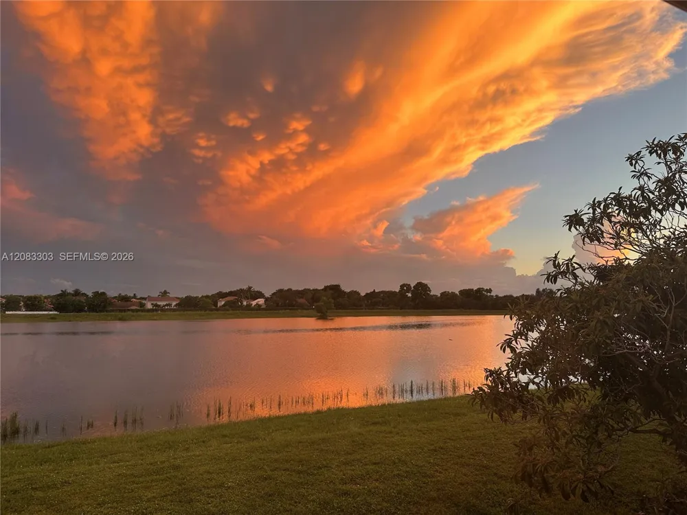 10664 Oak Lake Way Boca Raton, FL 33498