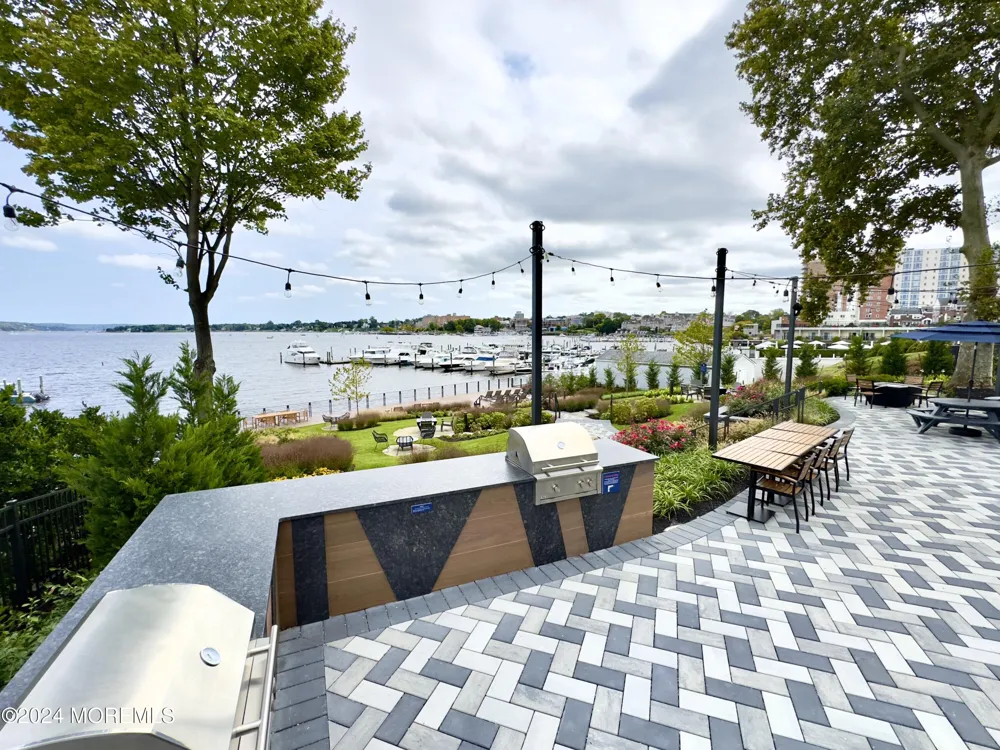 122 Bodman Place #5E Red Bank, NJ 07701