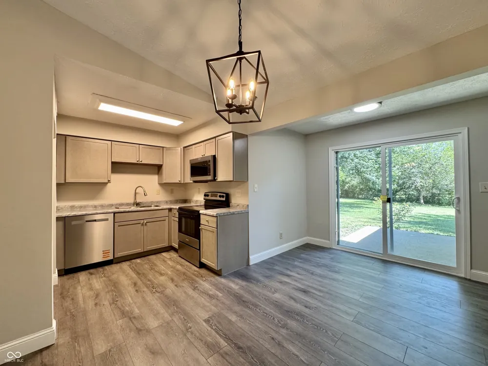 939 Sawmill Road Whiteland, IN 46184