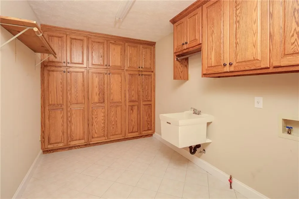 111 Henderson Lake Drive Canton, GA 30115