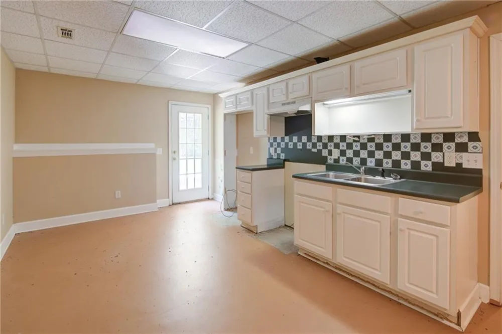 111 Henderson Lake Drive Canton, GA 30115