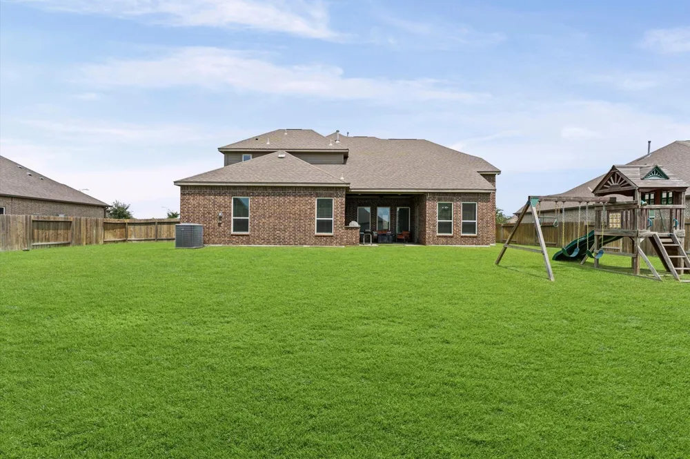 2806 Emerald Pines Lane Iowa Colony, TX 77583