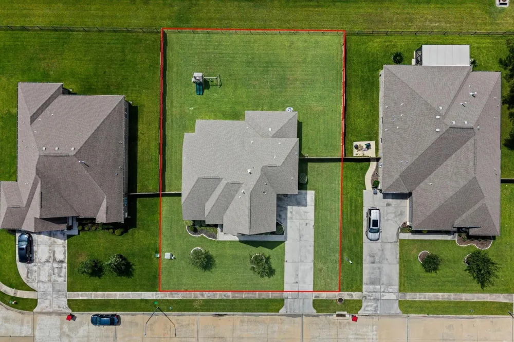2806 Emerald Pines Lane Iowa Colony, TX 77583