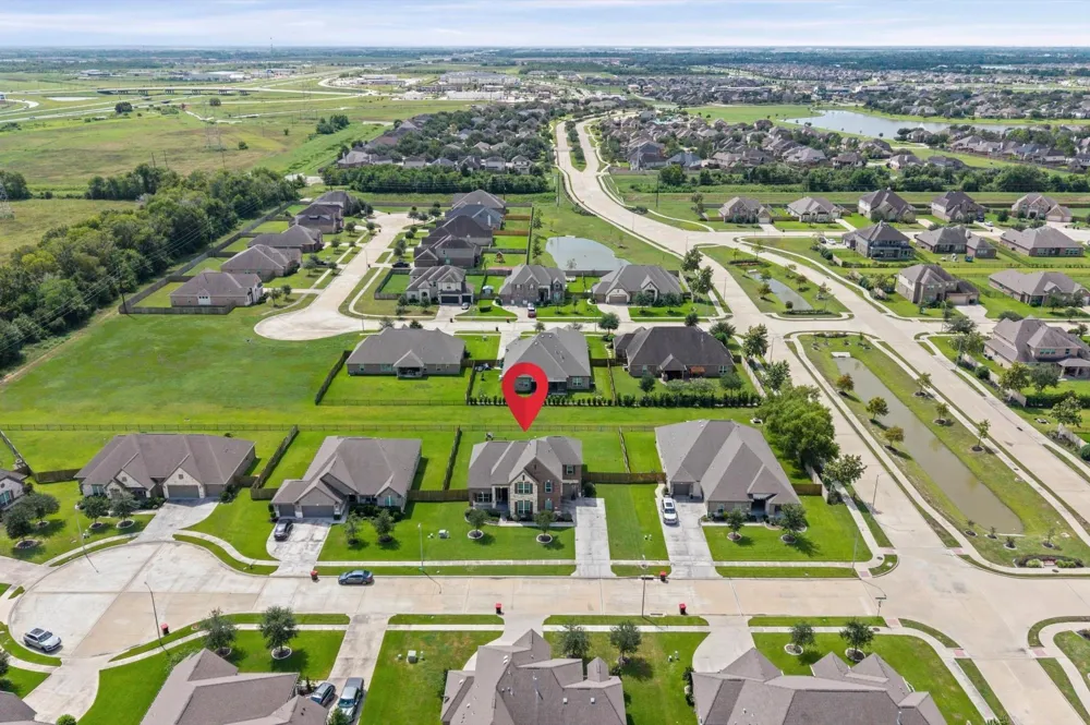 2806 Emerald Pines Lane Iowa Colony, TX 77583