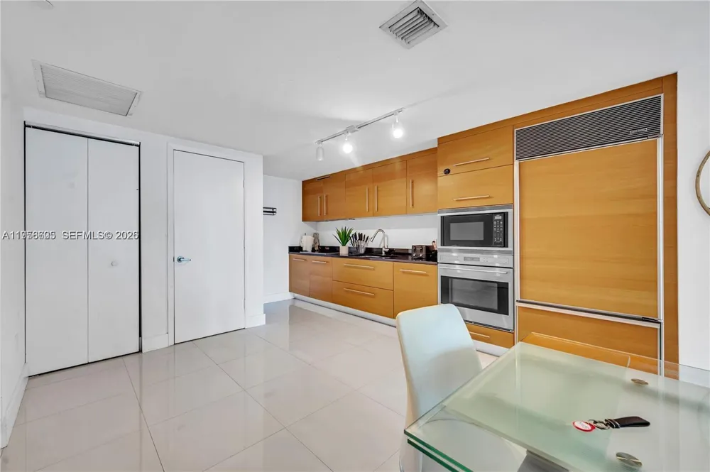 485 Brickell Ave #1711 Miami, FL 33131