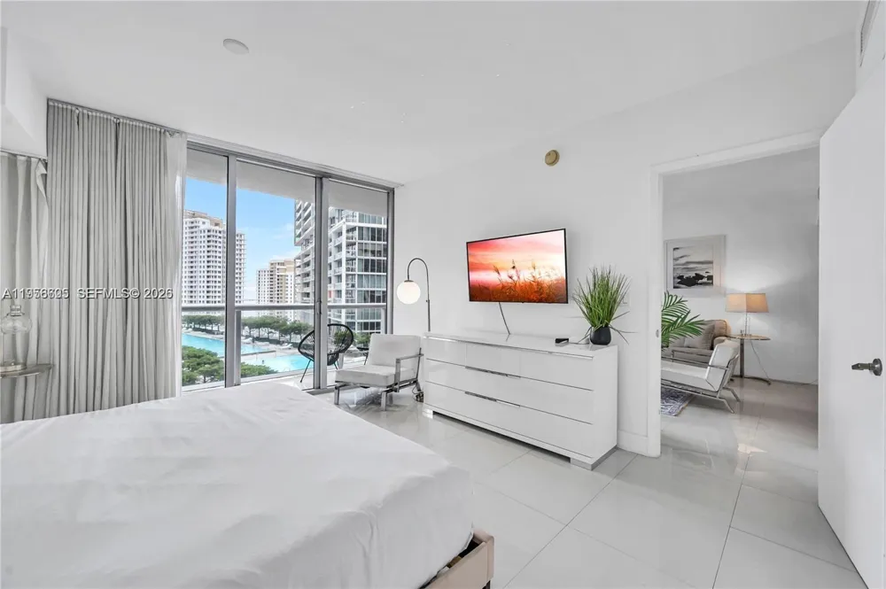 485 Brickell Ave #1711 Miami, FL 33131