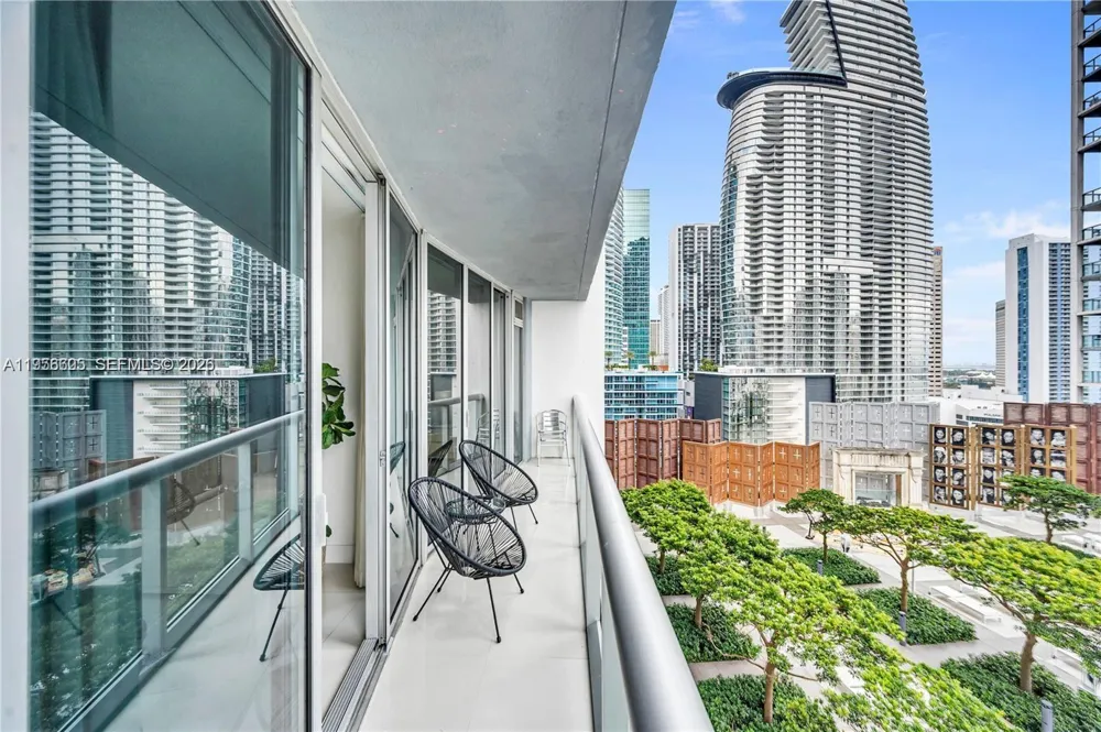 485 Brickell Ave #1711 Miami, FL 33131