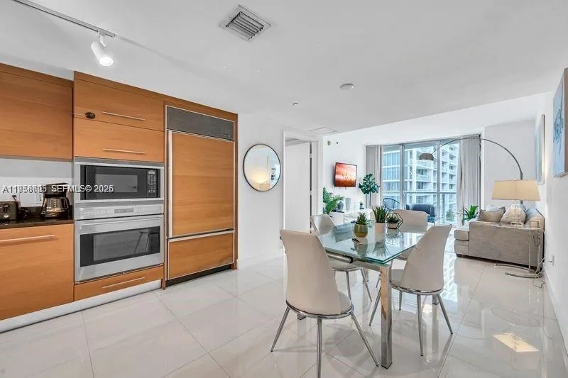 485 Brickell Ave #1711 Miami, FL 33131