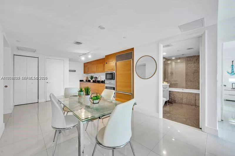 485 Brickell Ave #1711 Miami, FL 33131