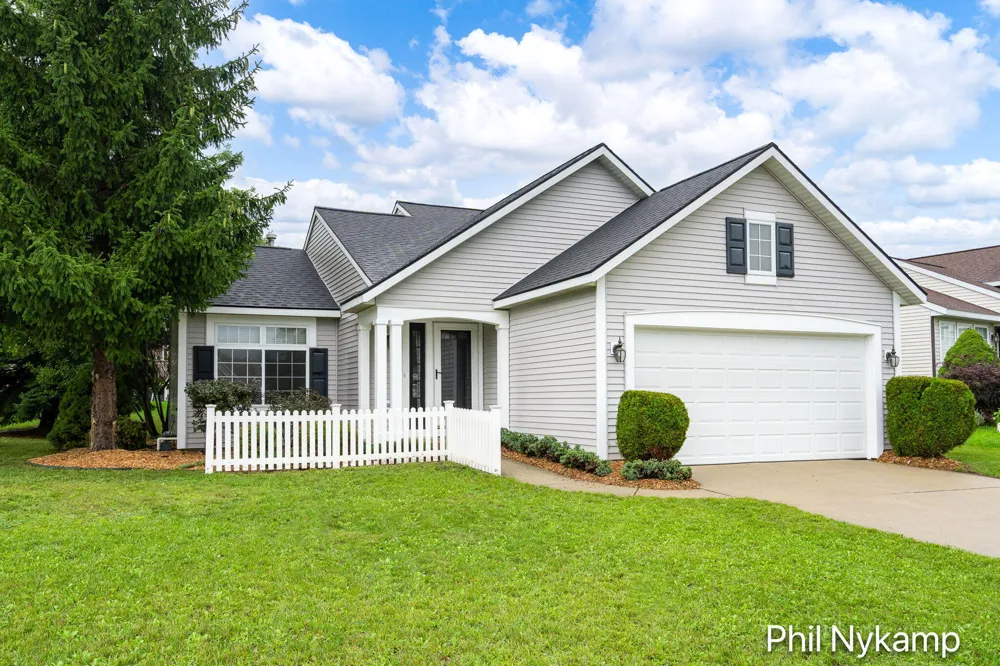3431 Clear View Drive Holland, MI 49424