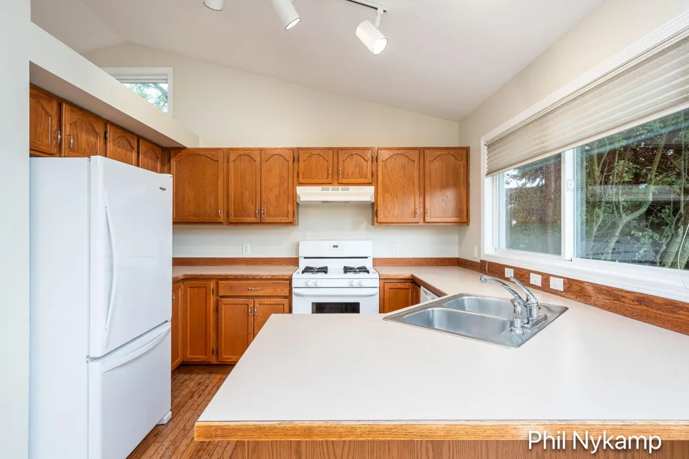 3431 Clear View Drive Holland, MI 49424