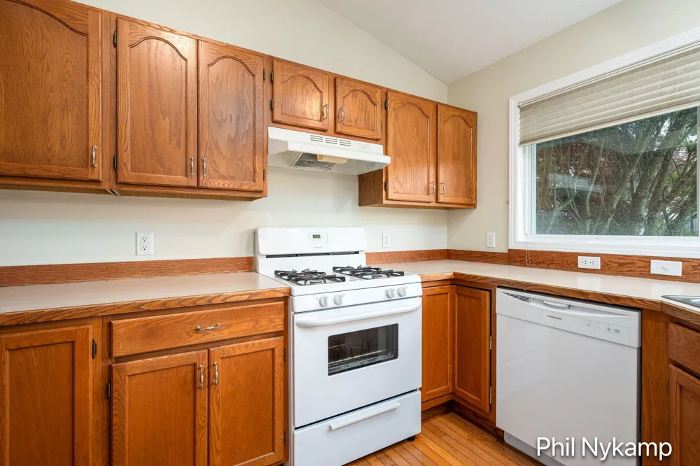3431 Clear View Drive Holland, MI 49424