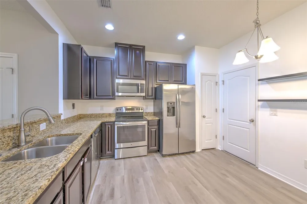 5116 BAY ISLE CIRCLE Clearwater, FL 33760