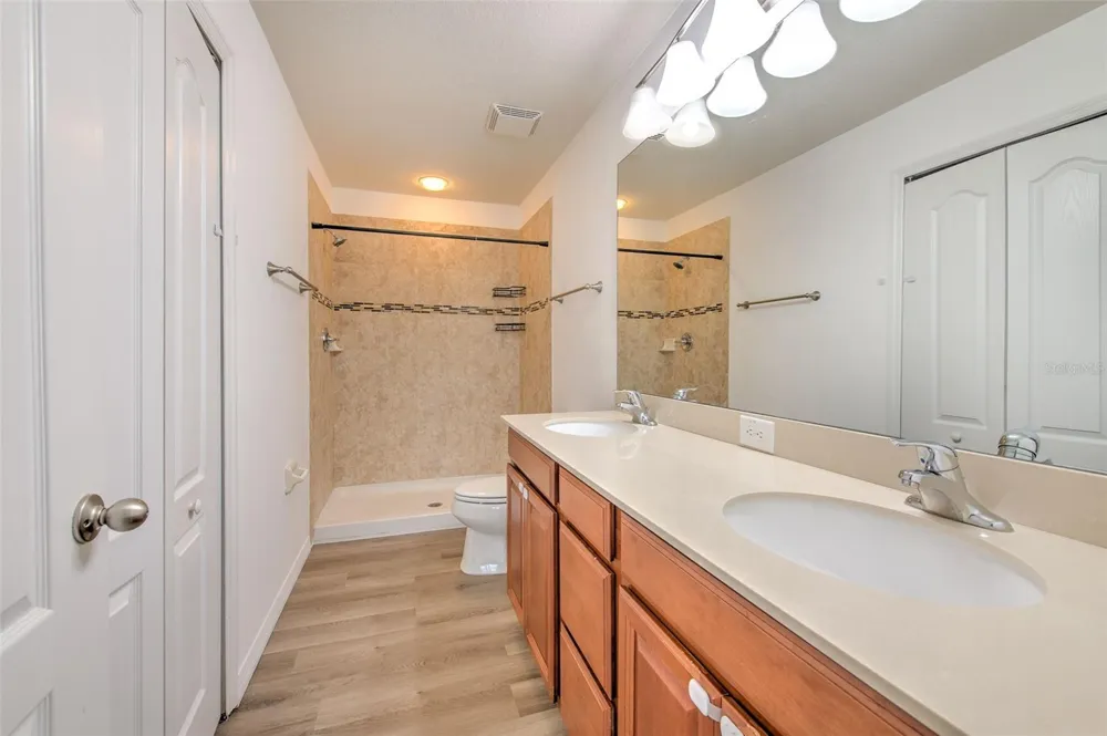 5116 BAY ISLE CIRCLE Clearwater, FL 33760