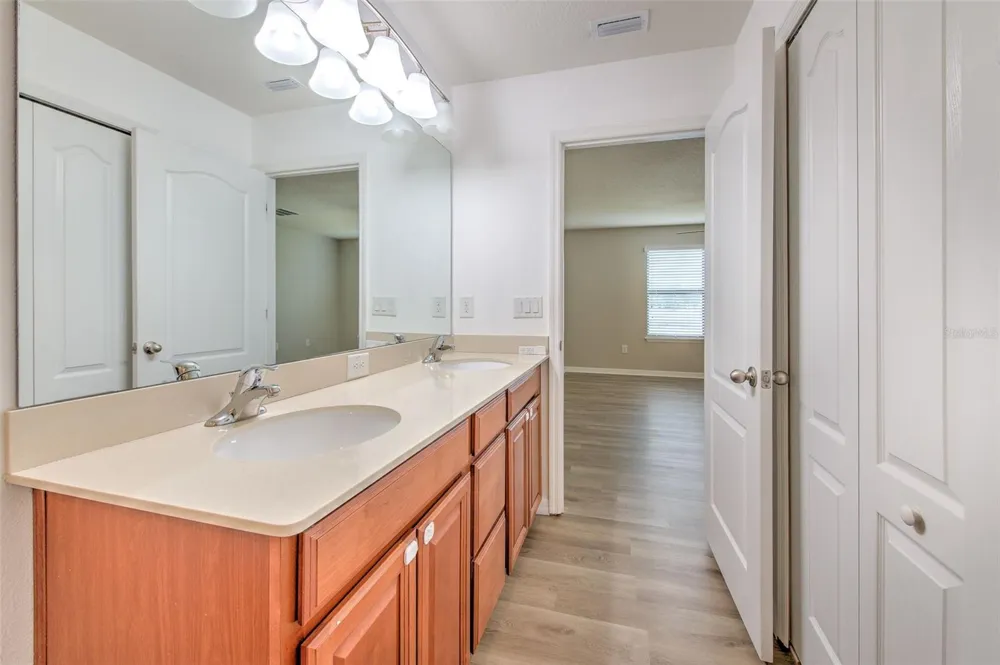 5116 BAY ISLE CIRCLE Clearwater, FL 33760