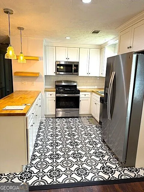 2005 Harwinor RD SE Smyrna, GA 30082