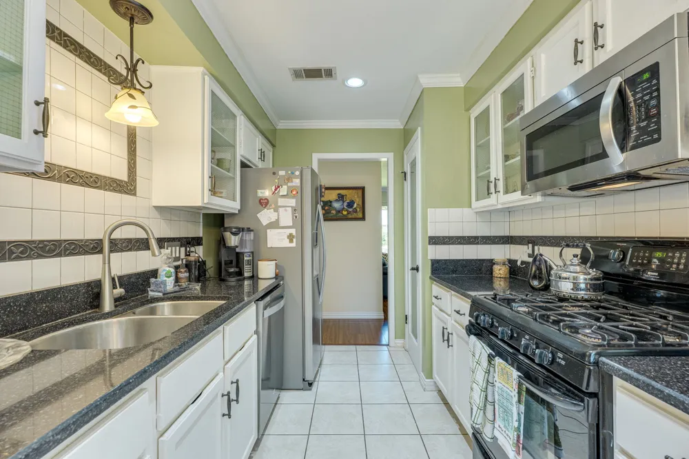 12000 Swan Drive Austin, TX 78750