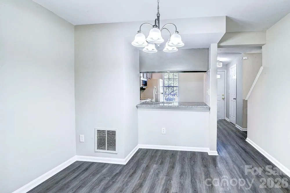 9604 Vinca Circle Charlotte, NC 28213