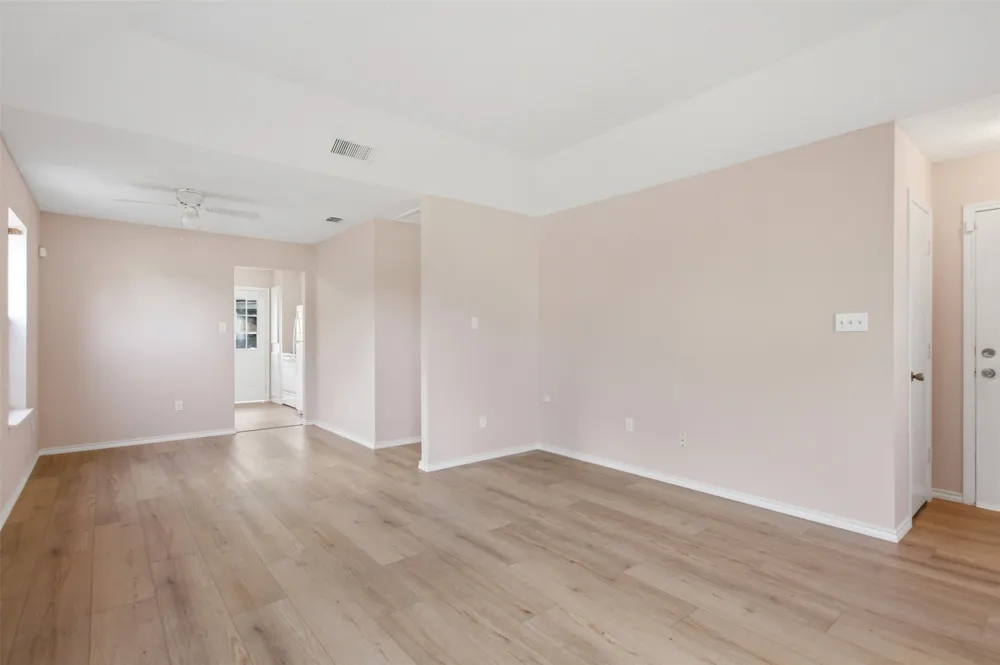 2901 Kathleen Lane Euless, TX 76039